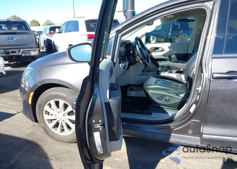 2018 Chrysler Pacifica Touring L from USA, damaged, VIN 2C4RC1BG7JR185895